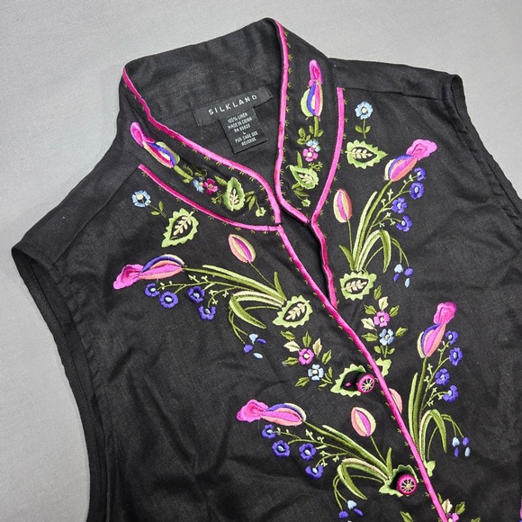 SilkLand Jackets & Blazers - Silkland Black Linen Vest Embroidered Floral Boho Cottagecore Folk Art Vintage